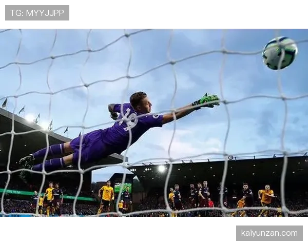 中圈开球规则拆解：启动比赛的关键步骤和判定细节解析