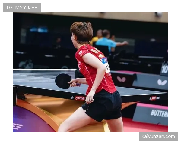 假设把刘诗雯当女星扒，她训练场上的冷静和休息日的奢侈小细节，分明两个人