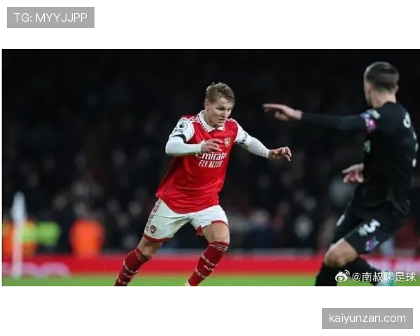 厄德高与德布劳内组织推进模式分化：多点协同 vs 单核驱动